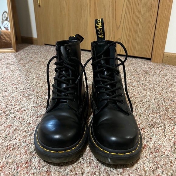 Dr. Martens Shoes - 1460 WOMEN'S SMOOTH LEATHER LACE UP BOOTS Black, size 8